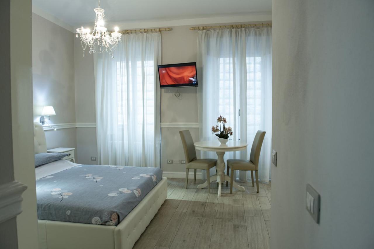 Leoni Di Appartamento Firenze